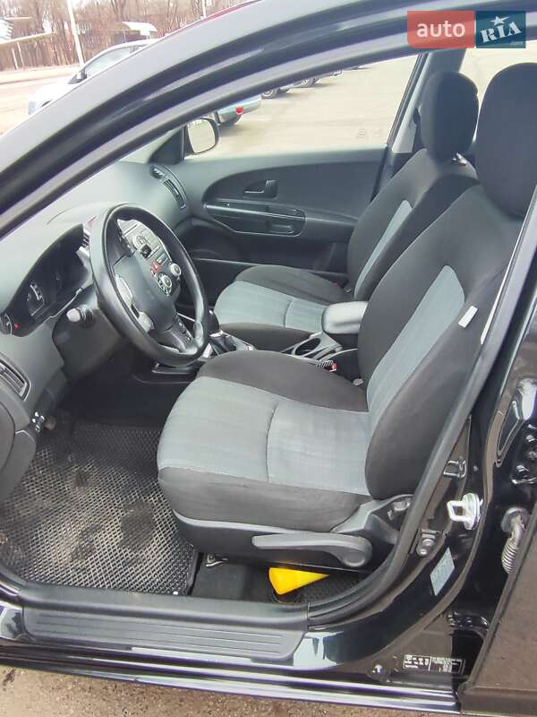Универсал Kia Ceed 2010 в Кривом Роге фото 10 Универсал Kia Ceed 2010 в Кривом Роге