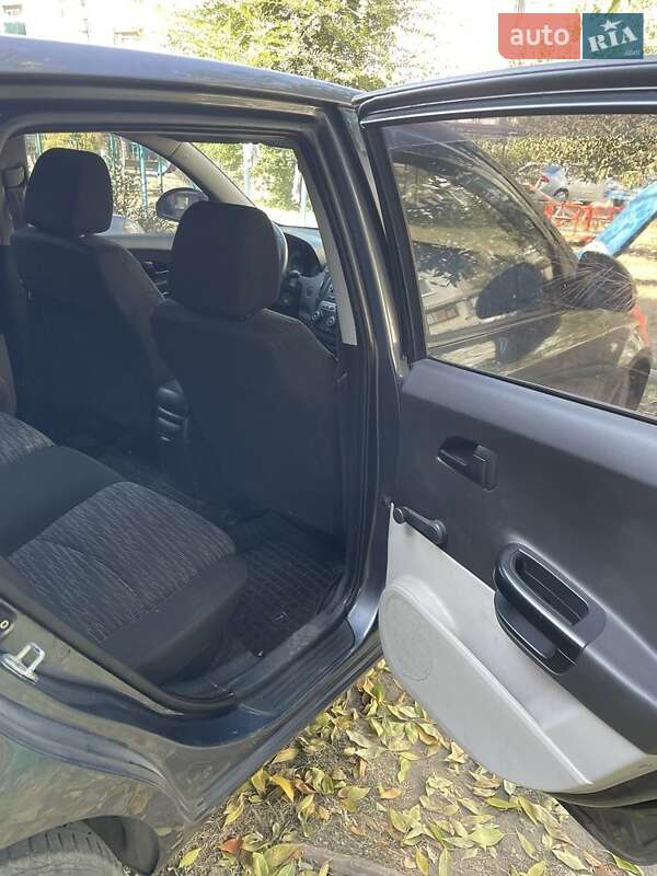 Хэтчбек Kia Ceed 2008 в Каменском