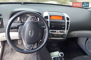 Хэтчбек Kia Ceed 2007 в Близнюках