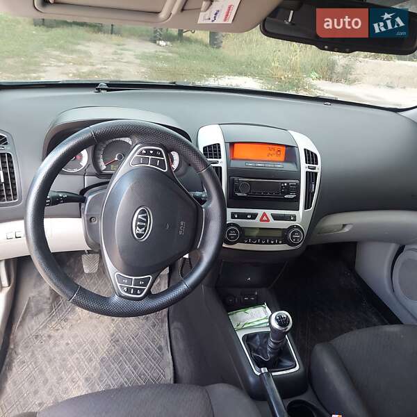 Хетчбек Kia Ceed 2007 в Близнюках