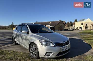 Хетчбек Kia Ceed 2010 в Києві