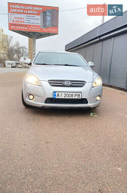 Хэтчбек Kia Ceed 2008 в 