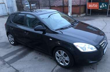 Хетчбек Kia Ceed 2008 в Запоріжжі