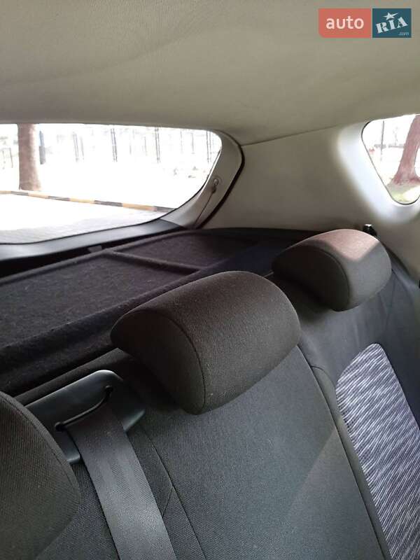 Хэтчбек Kia Ceed 2006 в Александрие
