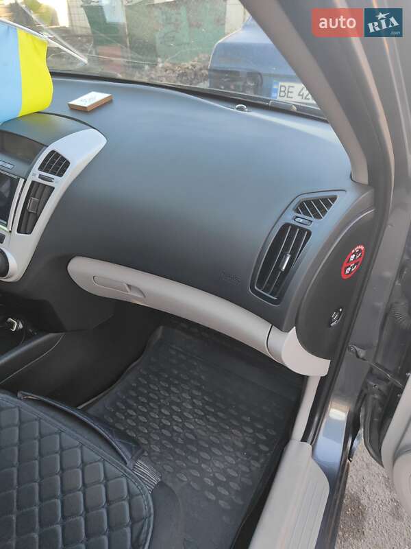 Хэтчбек Kia Ceed 2007 в Николаеве