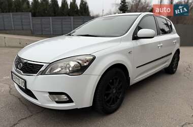 Хэтчбек Kia Ceed 2010 в Днепре