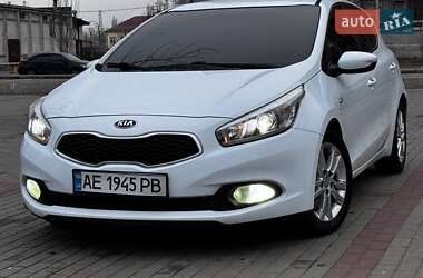 Хетчбек Kia Ceed 2014 в Дніпрі