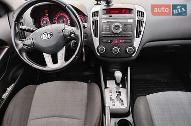 Хэтчбек Kia Ceed 2010 в 