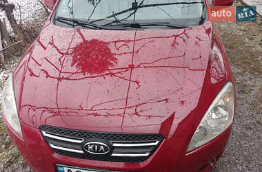 Хэтчбек Kia Ceed 2008 в 