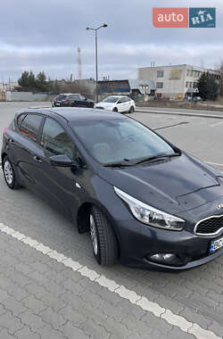 Хетчбек Kia Ceed 2013 в 