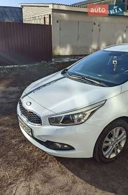 Универсал Kia Ceed 2012 в Коростене