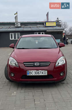 Хетчбек Kia Ceed 2008 в 