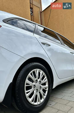 Универсал Kia Ceed 2015 в 