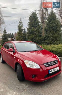 Хэтчбек Kia Ceed 2008 в Днепре