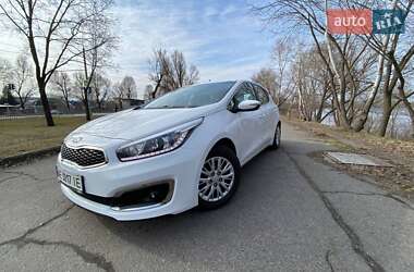 Хетчбек Kia Ceed 2017 в Дніпрі