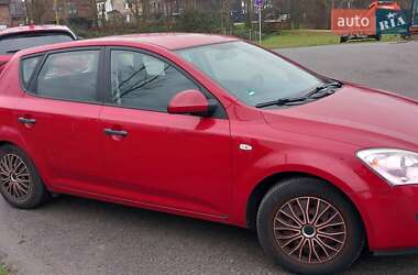 Хэтчбек Kia Ceed 2007 в 