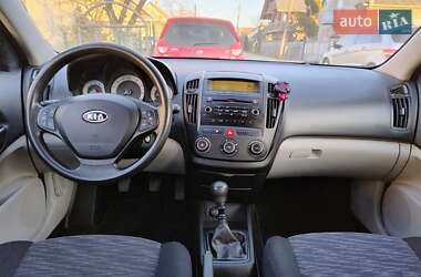 Универсал Kia Ceed 2008 в Дубно