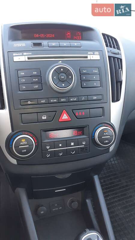 Універсал Kia Ceed 2009 в Мукачевому