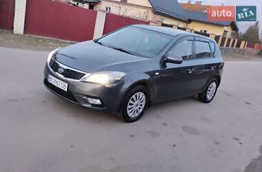 Хэтчбек Kia Ceed 2009 в Житомире