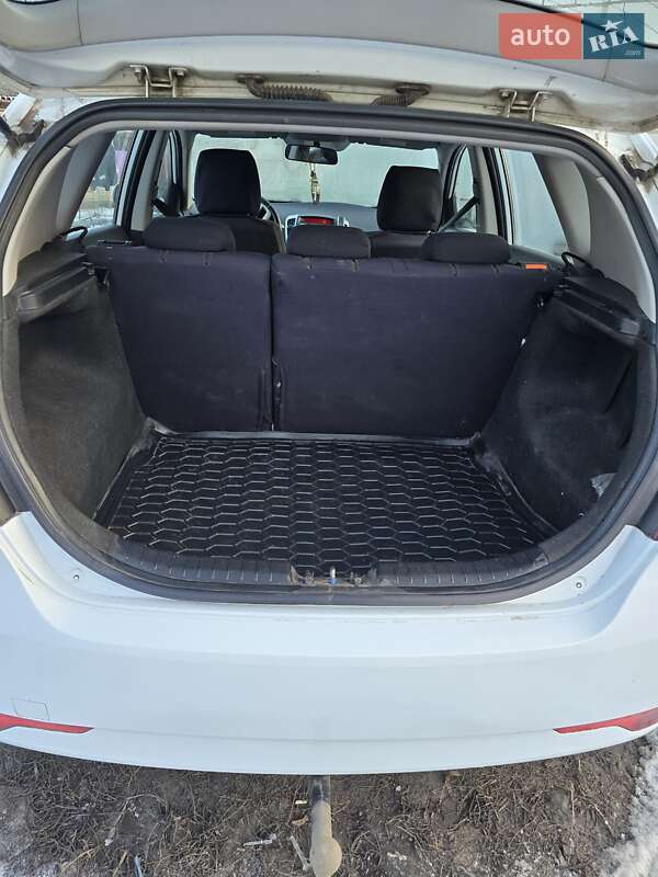 Хетчбек Kia Ceed 2010 в Зіньківі