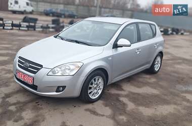 Хэтчбек Kia Ceed 2007 в 