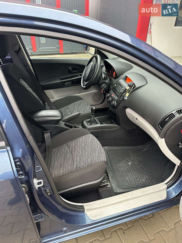 Хэтчбек Kia Ceed 2008 в Тячеве фото 10 Хэтчбек Kia Ceed 2008 в Тячеве