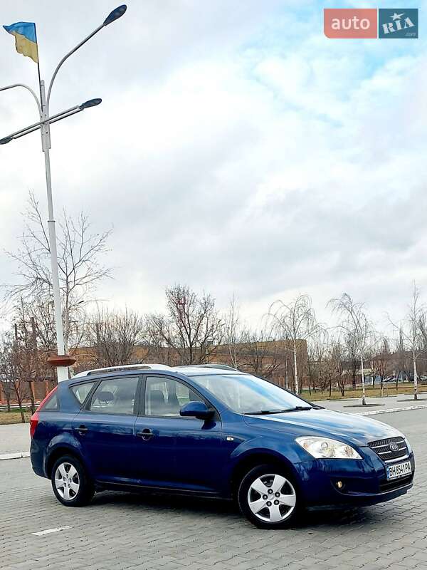 Универсал Kia Ceed 2009 в Измаиле