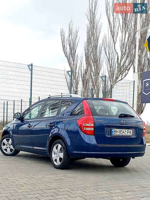 Универсал Kia Ceed 2009 в Измаиле