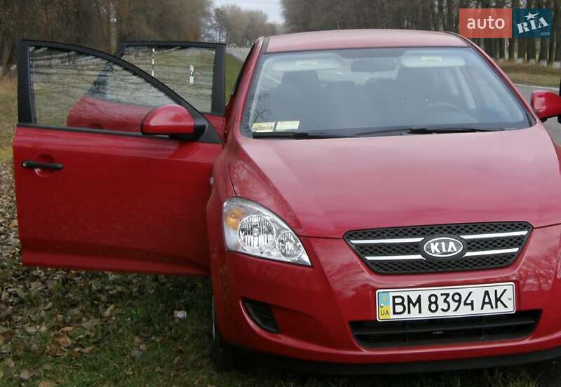 Хэтчбек Kia Ceed 2008 в Сумах