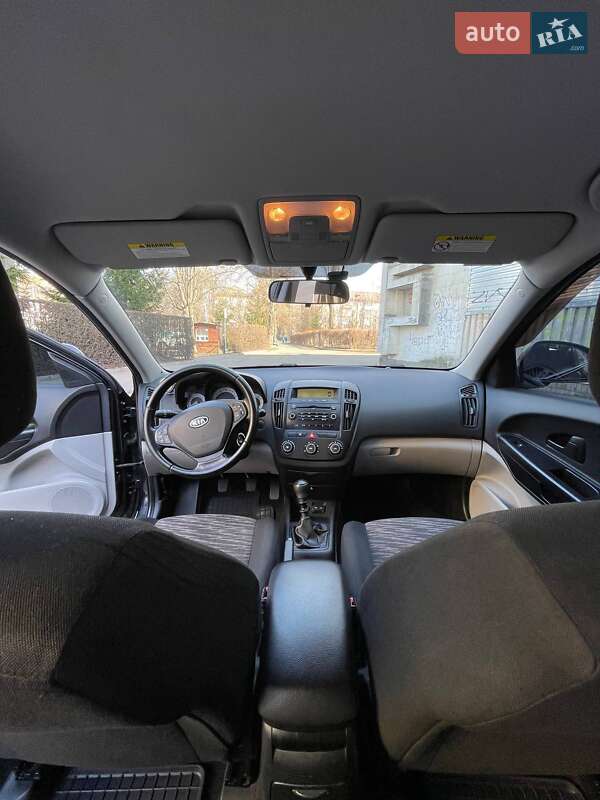 Хэтчбек Kia Ceed 2009 в Киеве