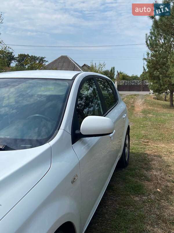 Хетчбек Kia Ceed 2012 в Береговому