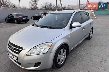 Хэтчбек Kia Ceed 2008 в Козельщине