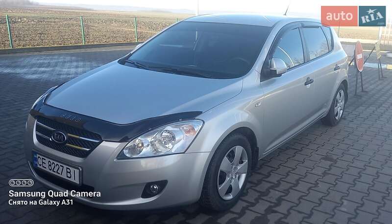 Хэтчбек Kia Ceed 2008 в Черновцах