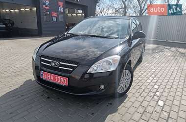 Хэтчбек Kia Ceed 2009 в Александрие