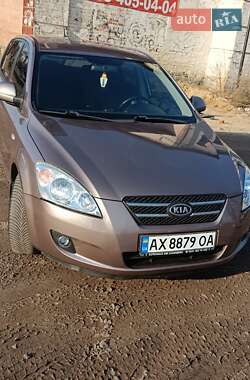 Хэтчбек Kia Ceed 2008 в Богодухове