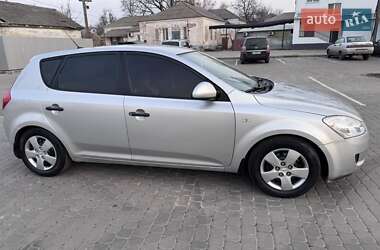 Хэтчбек Kia Ceed 2008 в Козельщине