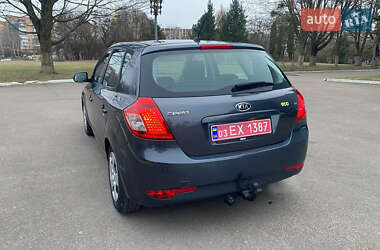 Хэтчбек Kia Ceed 2010 в Ровно