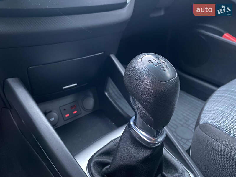 Хэтчбек Kia Ceed 2010 в Ровно