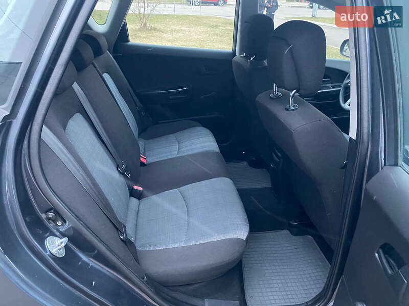 Хэтчбек Kia Ceed 2010 в Ровно