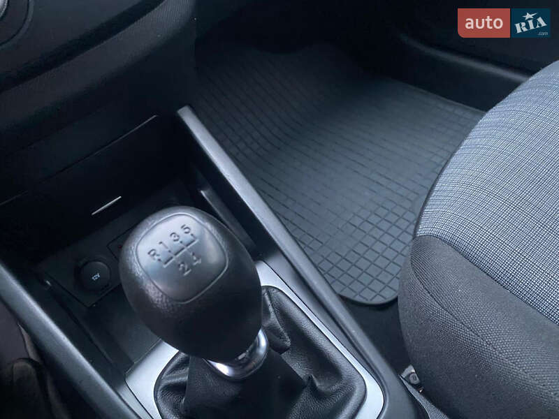 Хэтчбек Kia Ceed 2010 в Ровно