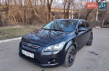 Хетчбек Kia Ceed 2008 в 