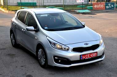Хэтчбек Kia Ceed 2016 в 