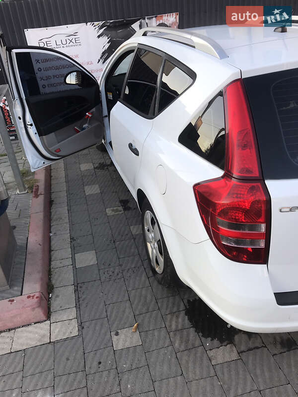 Универсал Kia Ceed 2009 в Ужгороде