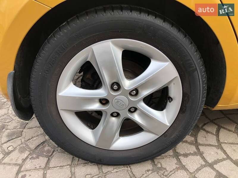 Хэтчбек Kia Ceed 2007 в Ковеле