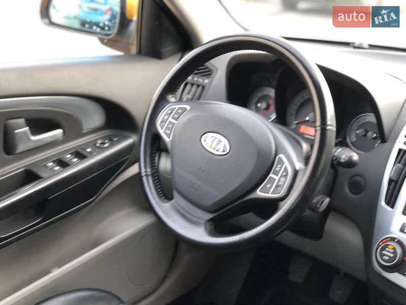 Хэтчбек Kia Ceed 2007 в Ковеле