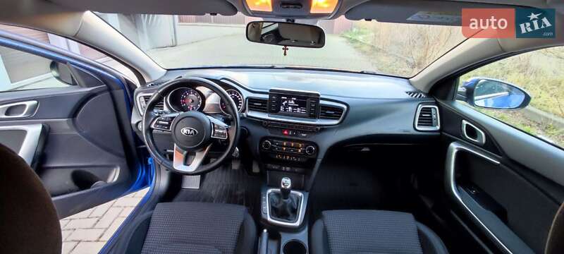 Хэтчбек Kia Ceed 2019 в Ужгороде