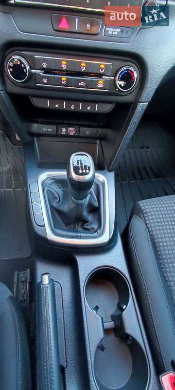Хэтчбек Kia Ceed 2019 в Ужгороде