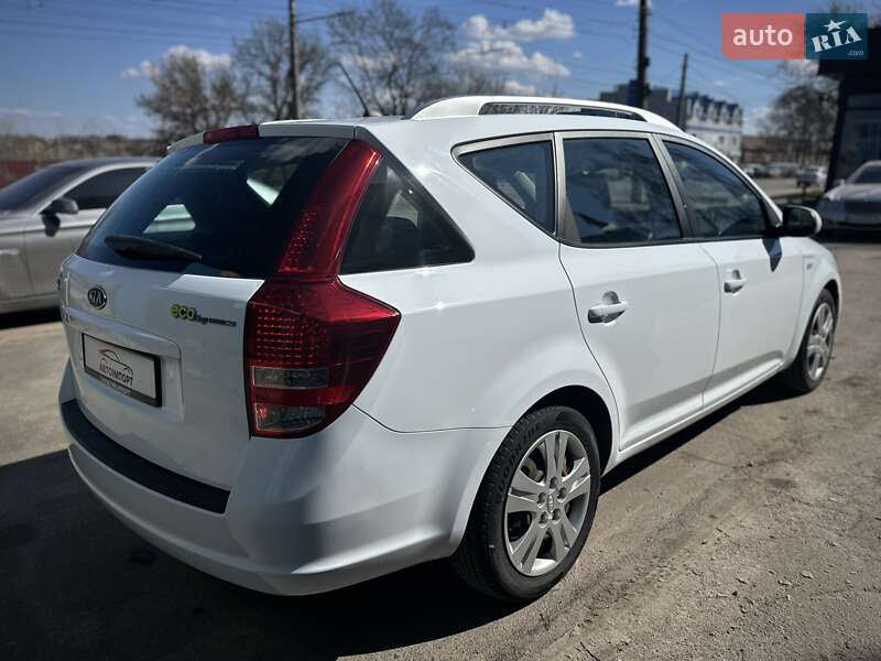 Универсал Kia Ceed 2011 в Сумах