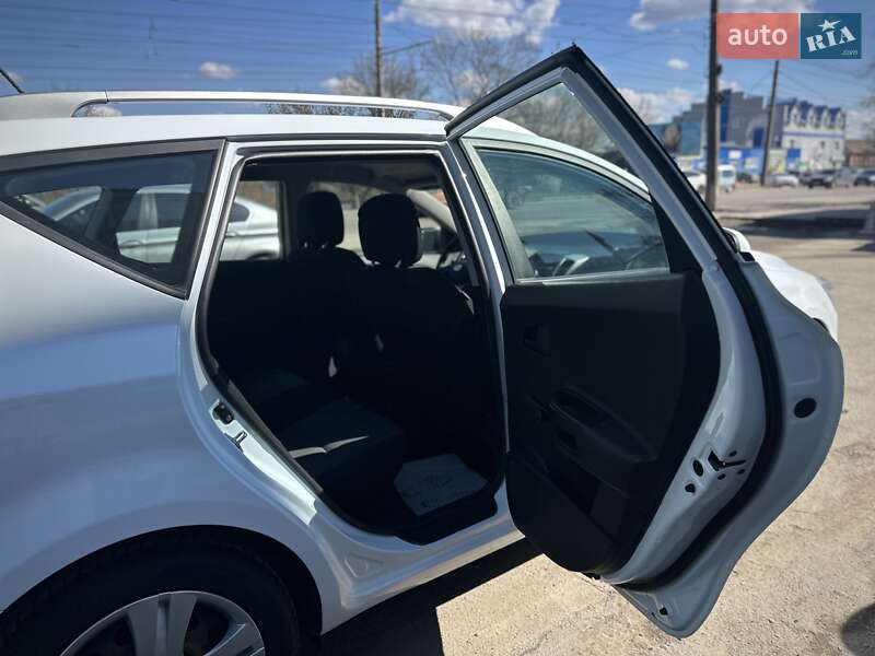 Универсал Kia Ceed 2011 в Сумах