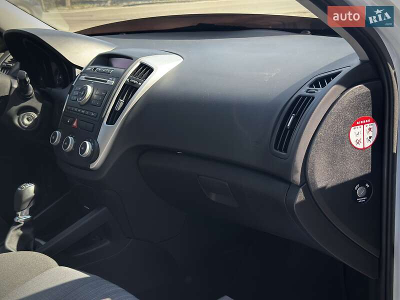 Универсал Kia Ceed 2011 в Сумах